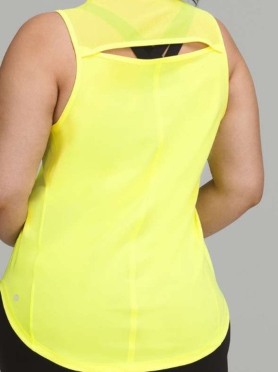 lululemon athletica Tops - Lululemon Sculpt Sleeveless Crew Neck Tank Top in Electric Lemon Size Small***